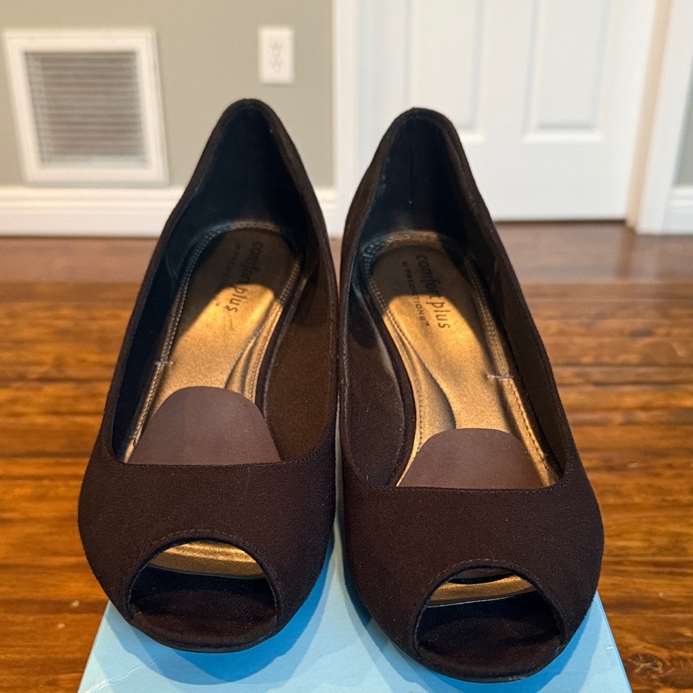 Comfort Plus by Predictions Black Peep Toe Heels